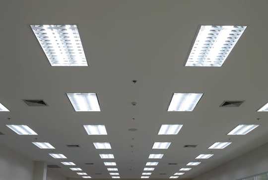 Fluorescent Lighting In School Could Be Harming Your Child's Health And Ability To Read